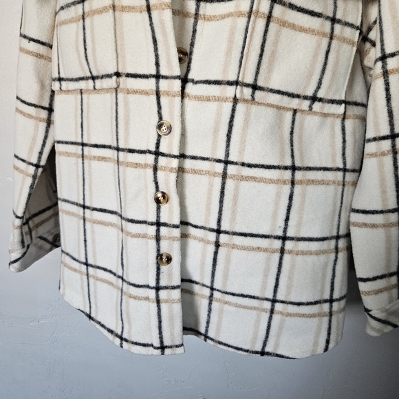BKE Women's Large Plaid Shacket Ivory Cream Grey Jacket Button Up Fall Winter - Picture 3 of 8